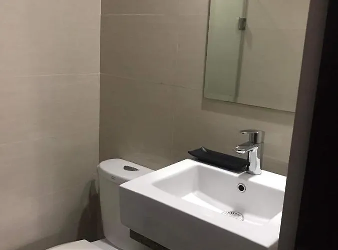 Apartment Unit Near Terminal 3 *